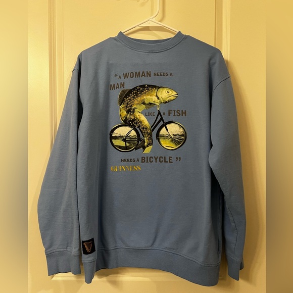 *SOLD* Guiness Sweatshirt Fish Riding Bicycle Size Large - Picture 3 of 8